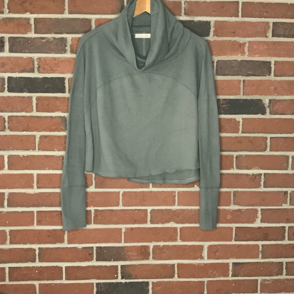 Free people cropped cowl neck knit shirt